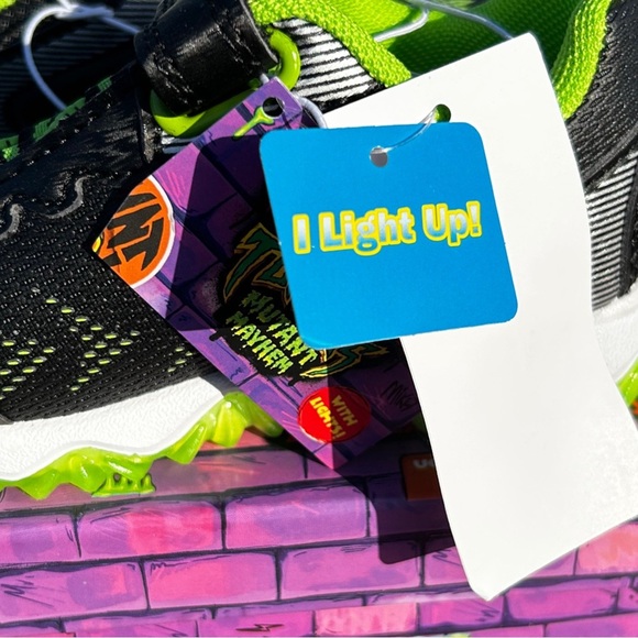 Nickelodeon Ninja Turtle Light up Sneakers - Picture 3 of 6